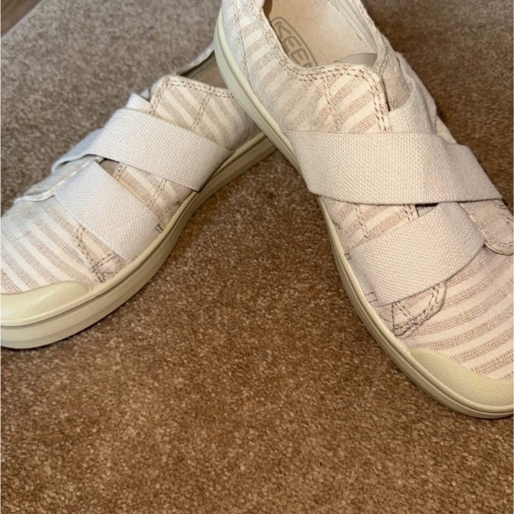 KEEN Striped Slip-On Sneakers Womens 9 Beige Elastic Comfort Casual Shoes